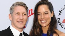 Witziges Baby-Foto: Bastian Schweinsteiger ist Vater