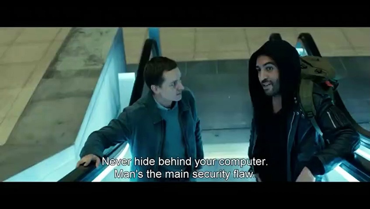 Ben Kimim? - İngilizce Altyazılı Fragman