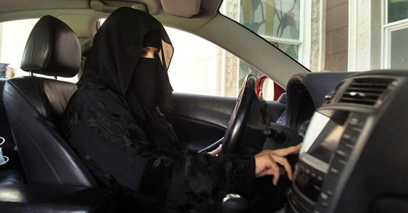 Muslima will verschleiert Auto fahren: Verfassungsgericht spricht Urteil