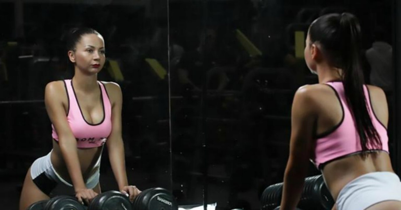 Lehrerin steht wegen gewagtem Fotoshooting mit minderjährigen Schülerinnen in der Kritik