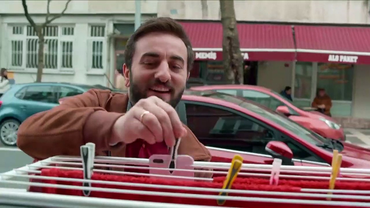 Aykut Enişte Video klip - Geliyor Geliyor Aykut Enişte!