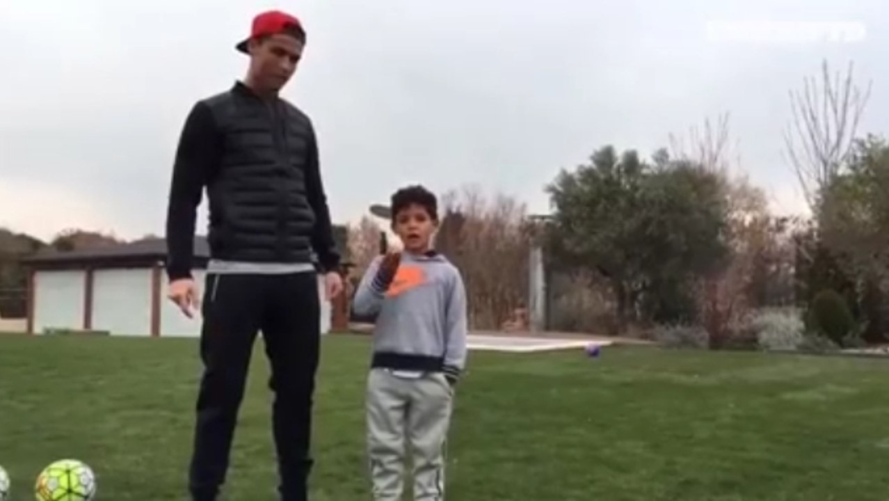 Cristiano Ronaldo: Sohn versenkt frechen Panenka-Elfer, seine Reaktion ist genial!