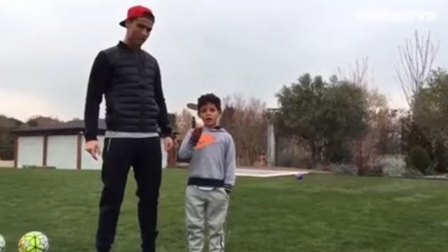 Cristiano Ronaldo: Sohn versenkt frechen Panenka-Elfer, seine Reaktion ist genial!