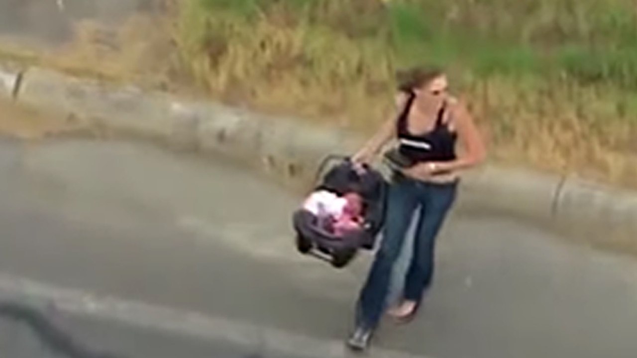 Frau flieht mit ihrem Baby vor der Polizei: Doch dann folgt ein Crash