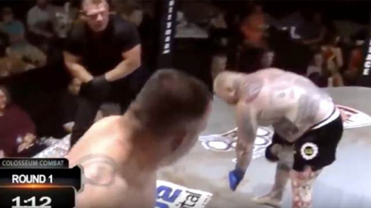 MMA-Kämpfer gibt mitten im Kampf auf, um sein Idol Travis Fulton nicht zu massakrieren