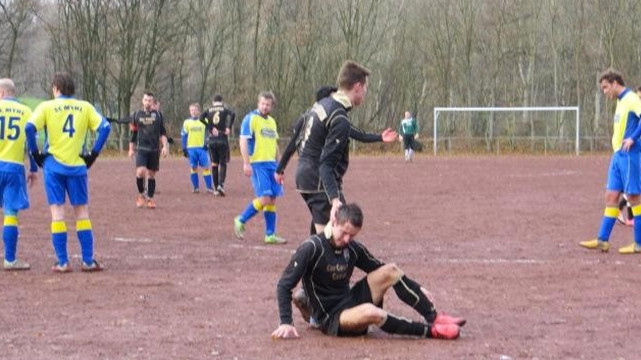 Nazi-Skandal: Fußballverein wirft sieben Spieler raus