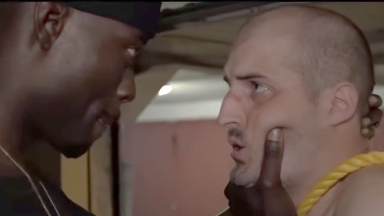 „Hängt die Weißen“: Rapper sorgt für Empörung und hetzt die Polizei gegen sich auf