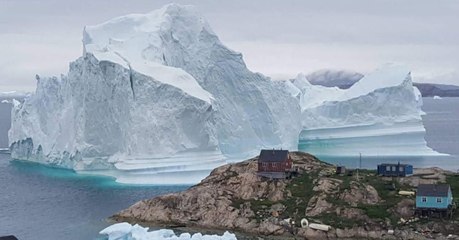 Grönland: Ein riesiger Eisberg bedroht die Einwohner eines Dorfs