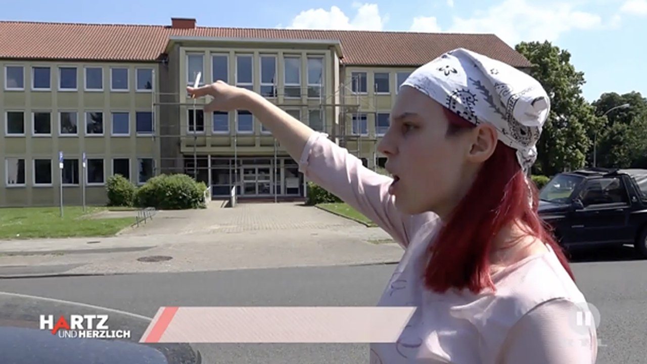 „Hartz und herzlich“: Claudia will Geld für Playstation und rastet beim Jobcenter aus