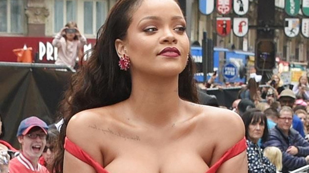 Werbung für Unterwäsche: Rihanna zeigt sich in extrem knappem Outfit