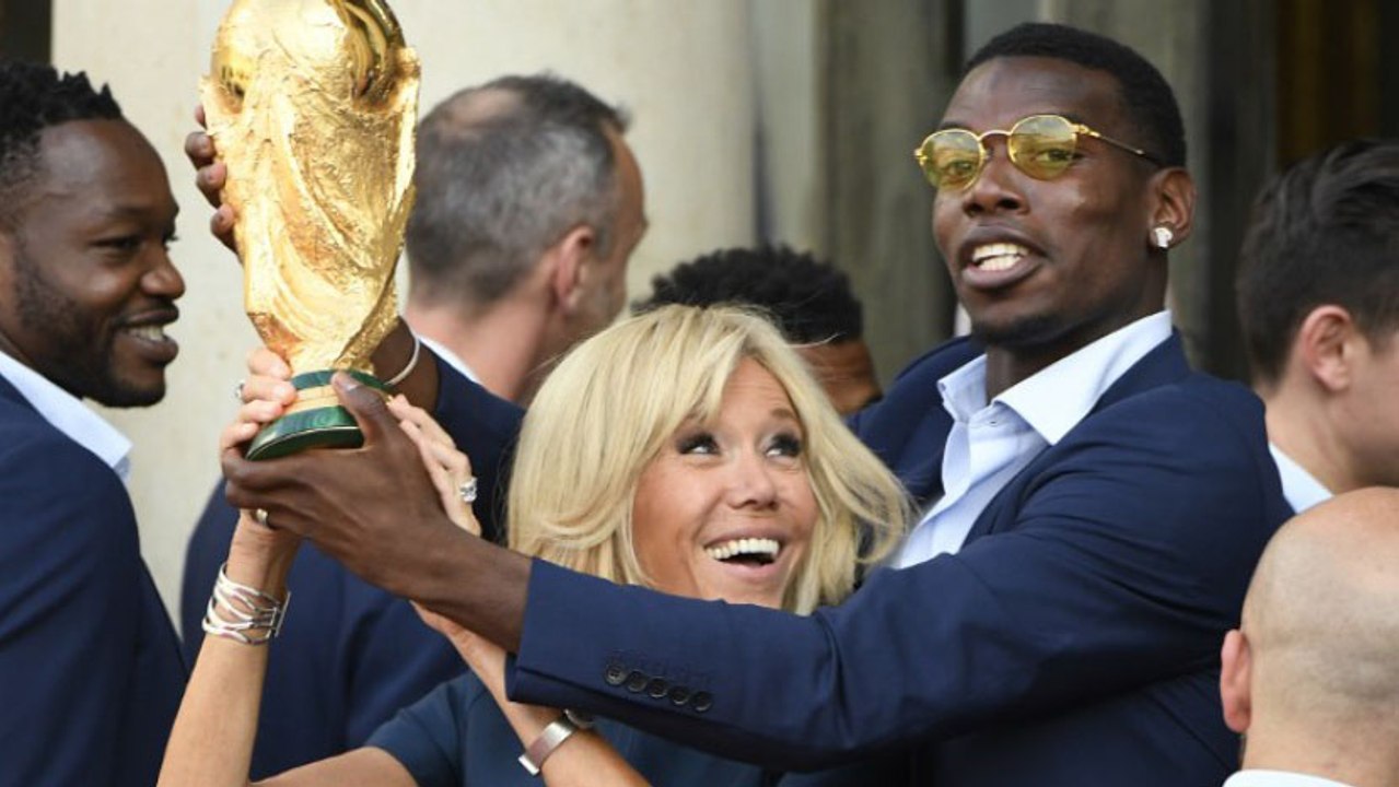 Spieler verstoßen gegen FIFA-Regeln: Wird Frankreich jetzt der WM-Pokal weggenommen?