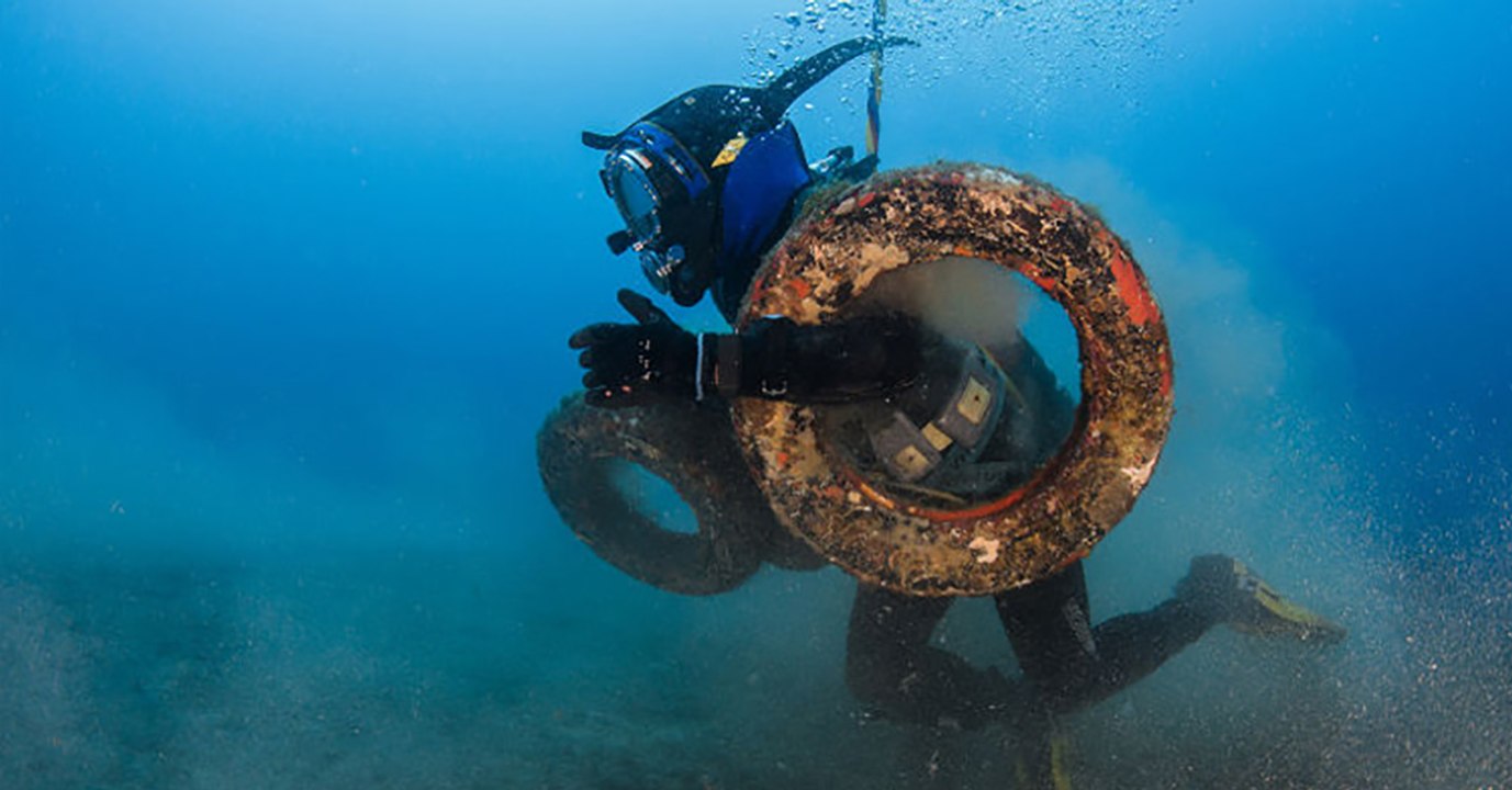 Wissenschaftler kippen Reifen ins Meer: „Naturschutz“ wird zur Umweltkatastrophe!