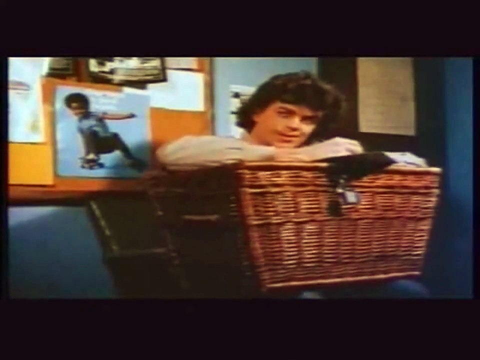 Basket Case Fragman