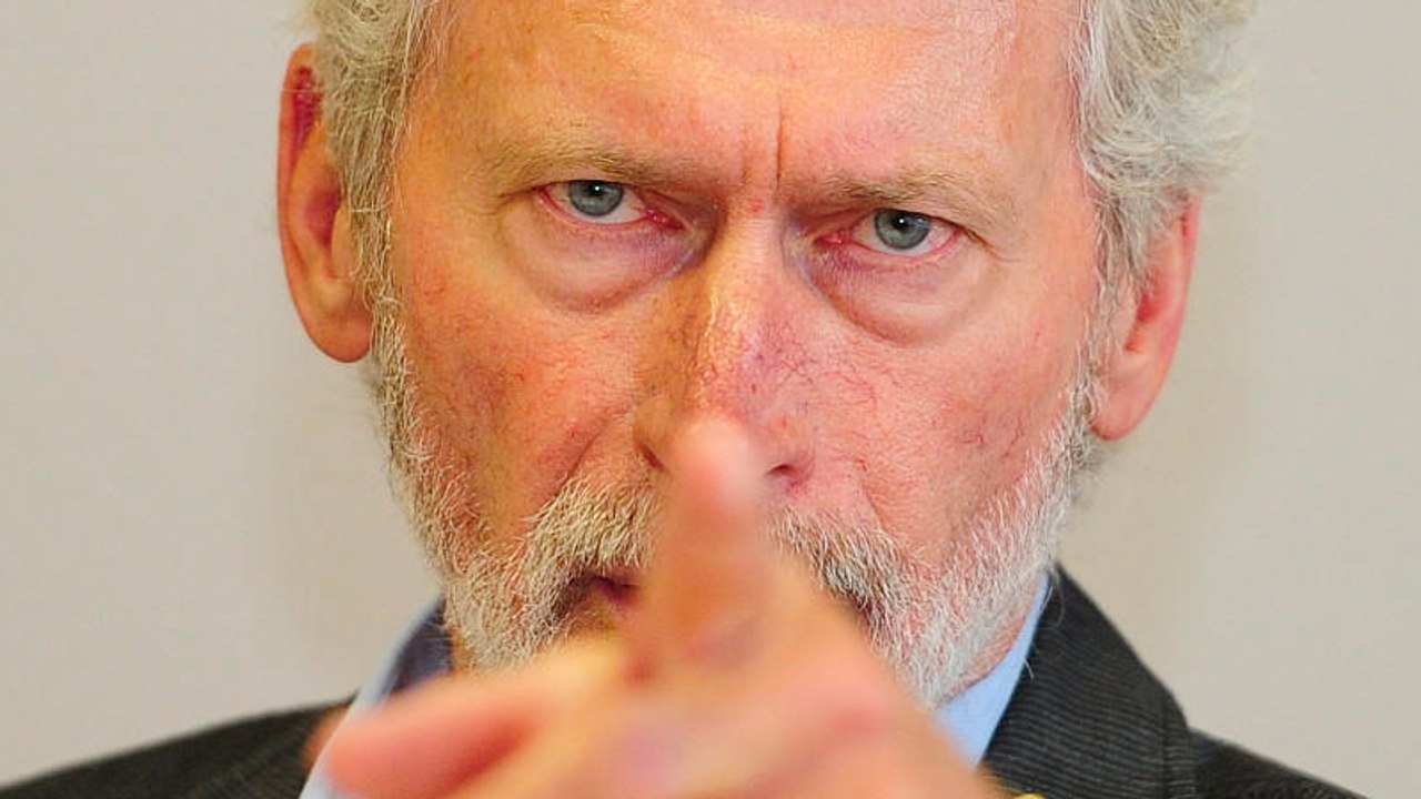 Krise beim FC Bayern: Paul Breitner fällt Uli Hoeneß in den Rücken