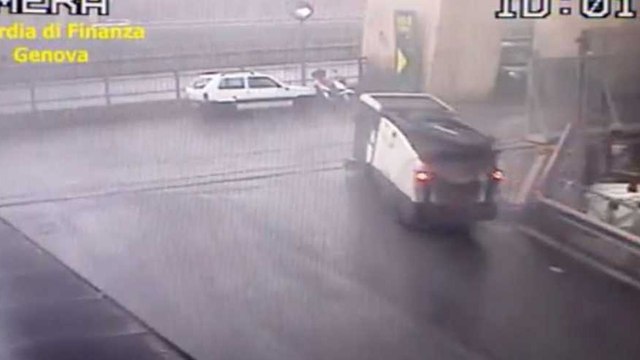 Video: Polizei veröffentlicht Überwachungsvideo vom Brückeneinsturz in Genua