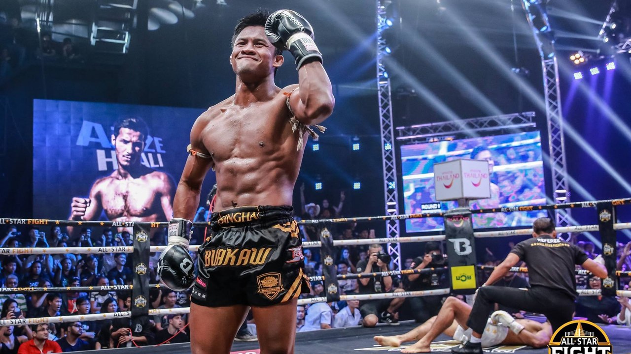 Buakaw banchamek enthüllt, wie schlecht ihn sein promoter behandelt hat