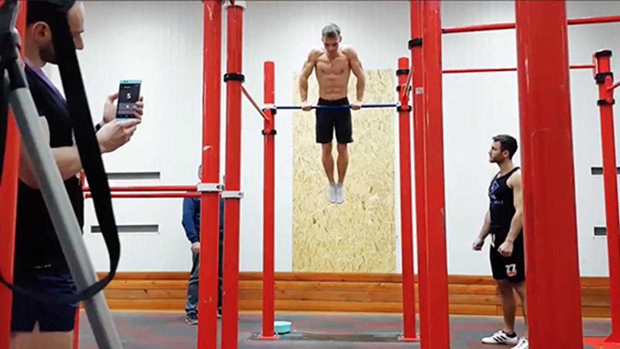 Weißrusse stellt neuen Muscle-Up-Rekord auf