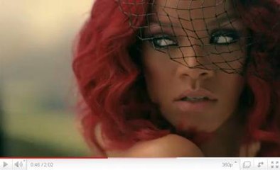 Rihanna : la publicité de son parfum Reb'l Fleur