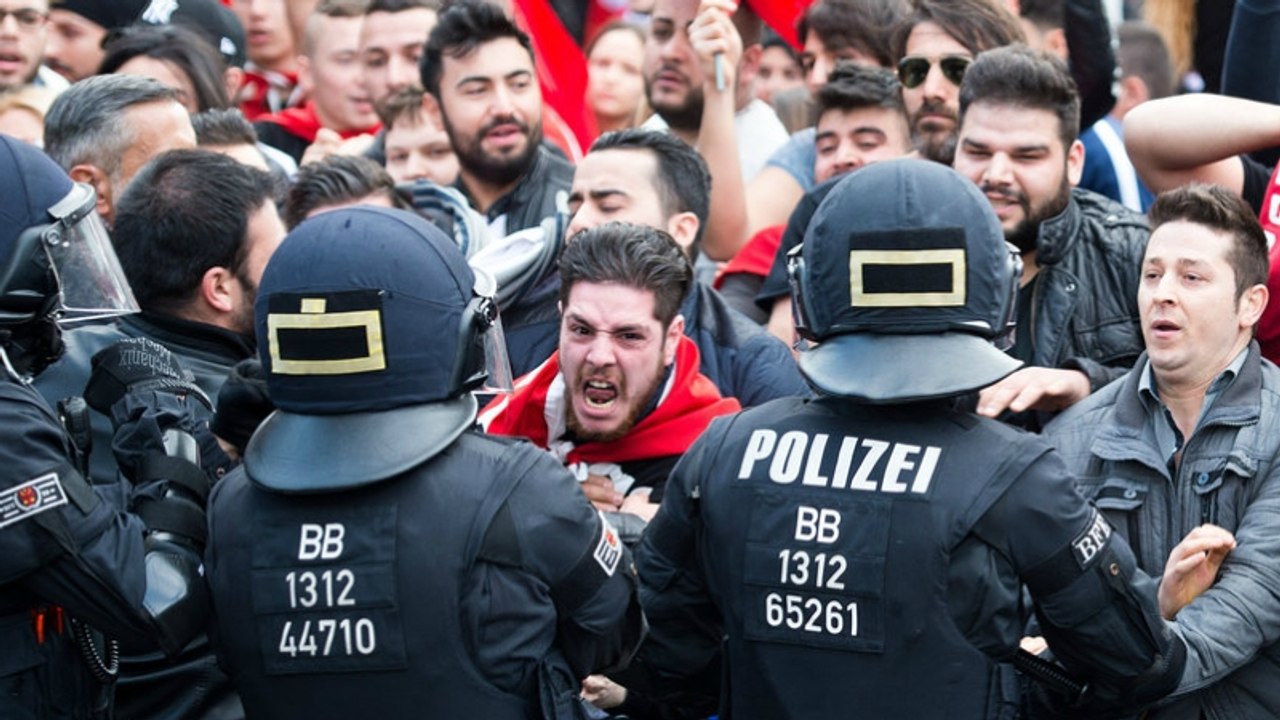 Schwere Vorwürfe nach Erdogan-Besuch: „Die deutsche Polizei hat sich verarschen lassen“