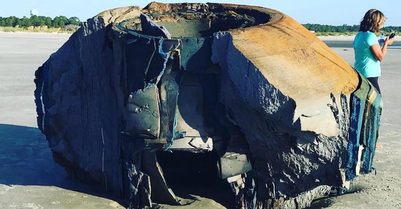 Urlauberin entdeckt mysteriösen gegenstand am strand