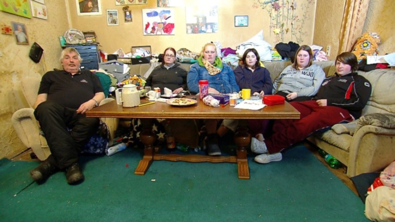 Hartz-IV-Tochter (11) zeigt Wohnung: Was das TV-Team in der Küche entdeckt, schockiert alle!