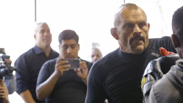 Chuck Liddell: So fies macht sich Tito Ortiz beim öffentlichen Training über ihn lustig