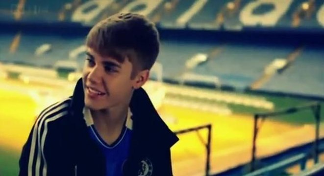 Justin Bieber : Il fait du football avec Frank Lampard et Fernando Torres