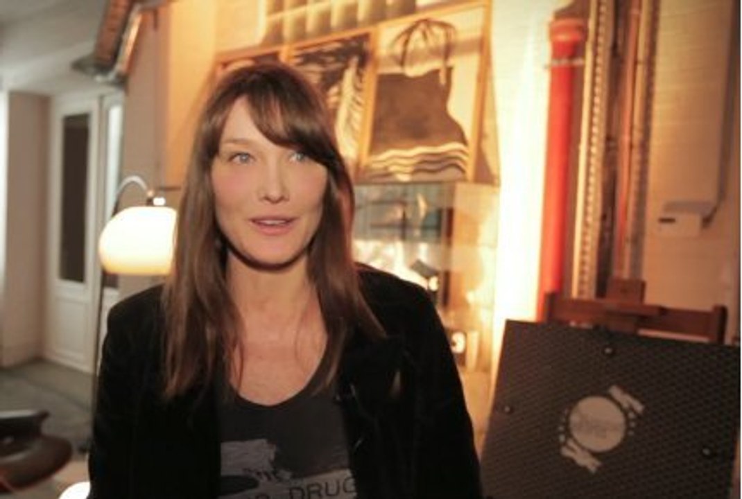 Carla Bruni: Un MicroShow pour MicroWorld