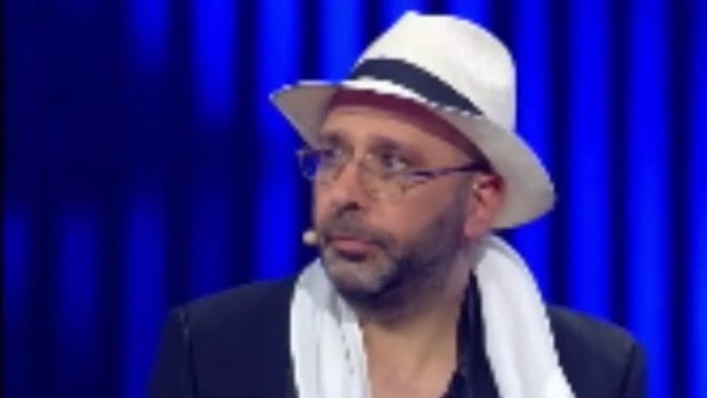 Checco Zalone é il virologo Oronzo Carrisi cugino di Albano Carrisi