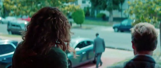 Spinning Man Orijinal Fragman