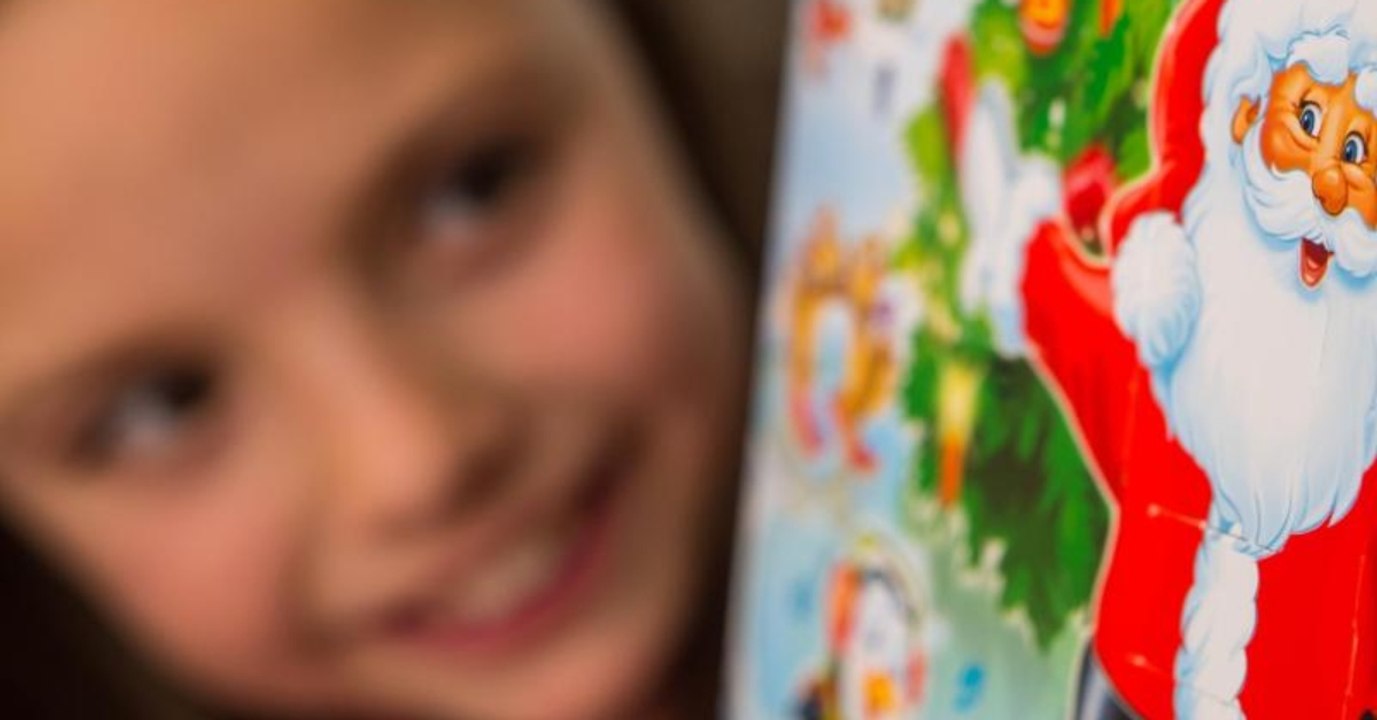Milka-Adventskalender: Zweijährige öffnet Türchen und macht Ekel-Fund