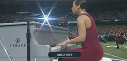 Vidéo: Regardez Alicia Keys chanter l'hymne américain lors du Super Bowl 2013