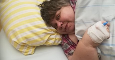Skandal in deutscher Klinik: Patientin bricht zusammen, Pfleger lassen sie liegen