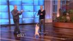 Uggie, le chien de The Artist, fait du skateboard chez Ellen DeGeneres