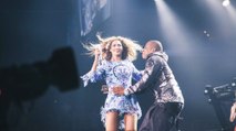 Beyoncé : En plein concert, elle est interrompue par un baiser de Jay Z