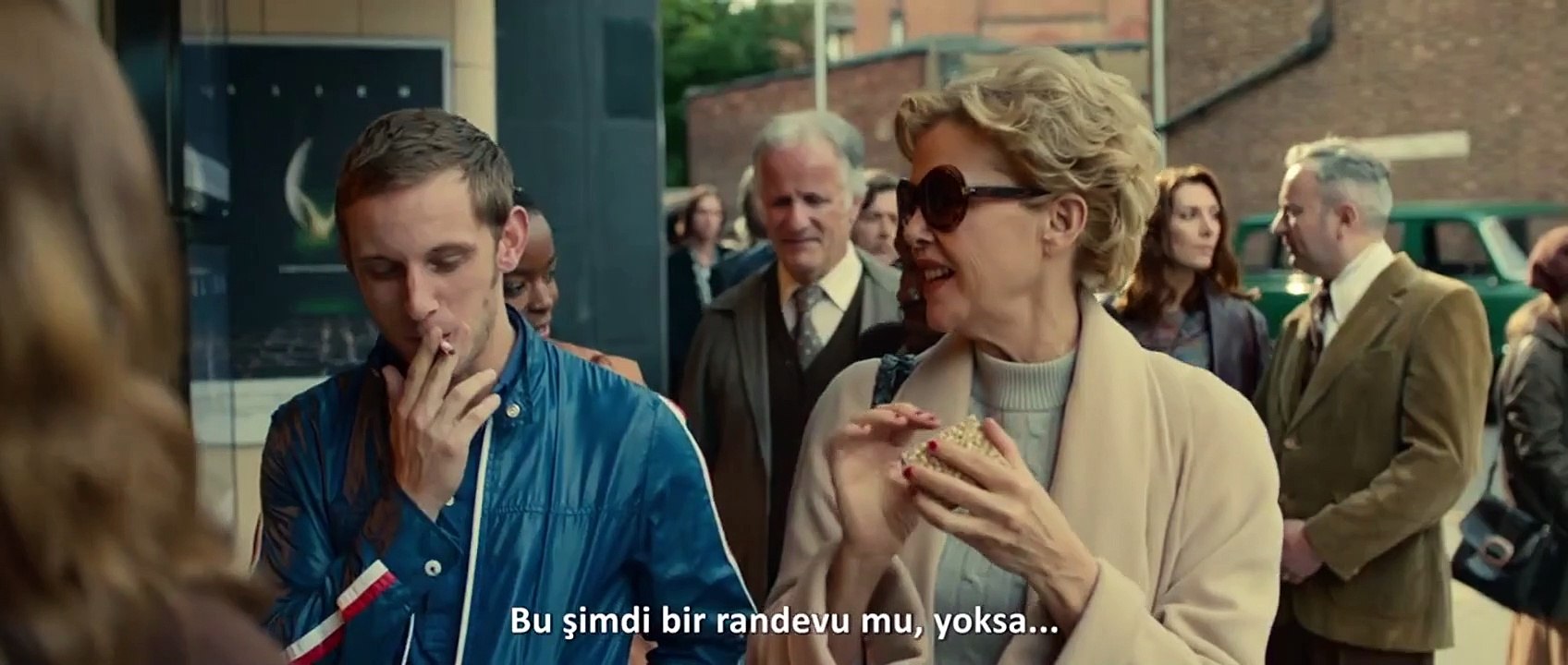 Yıldızlar Asla Ölmez Altyazılı Fragman (2)