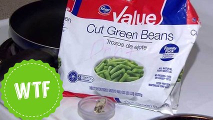 Une femme découvre une tête de serpent dans ses haricots verts