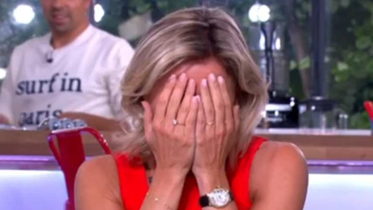 Anne-Sophie Lapix : Enorme fou rire sur le plateau de C à vous