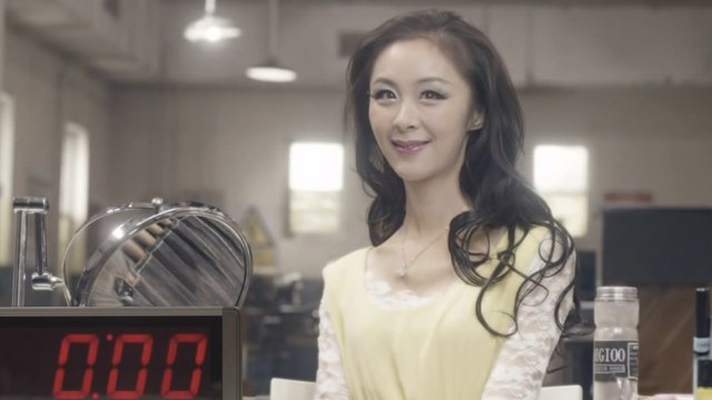 Découvrez comment être parfaitement maquillée en moins de 10 secondes