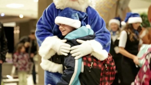 Pour célébrer Noël, une compagnie aérienne offre à ses passagers des cadeaux