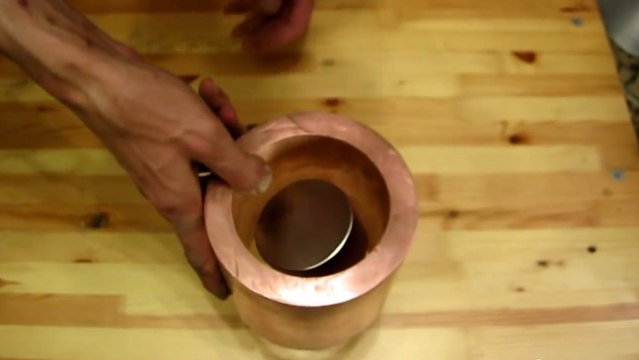 Cette expérience va vous troubler. Vous n'imaginez pas ce qu'il est possible de faire avec un aimant