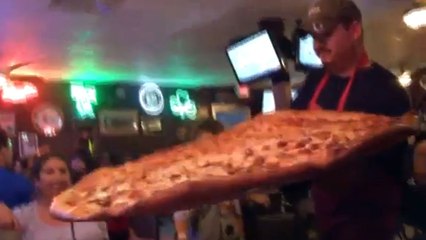 Ce restaurant sert des pizzas gigantesques