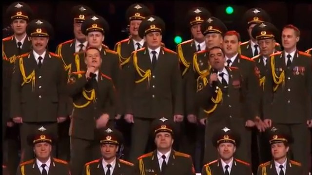 La chorale de la police Russe a surpris toute la foule à Sochi. Elle a repris une chanson très connue.