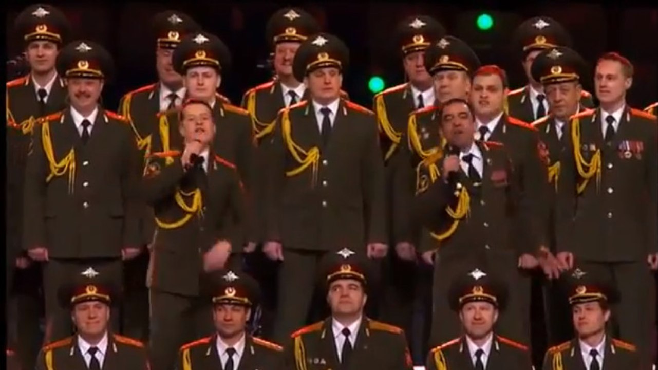 La chorale de la police Russe a surpris toute la foule à Sochi. Elle a repris une chanson très connue.