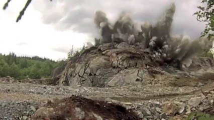 Découvrez l'explosion d'une roche en slow motion