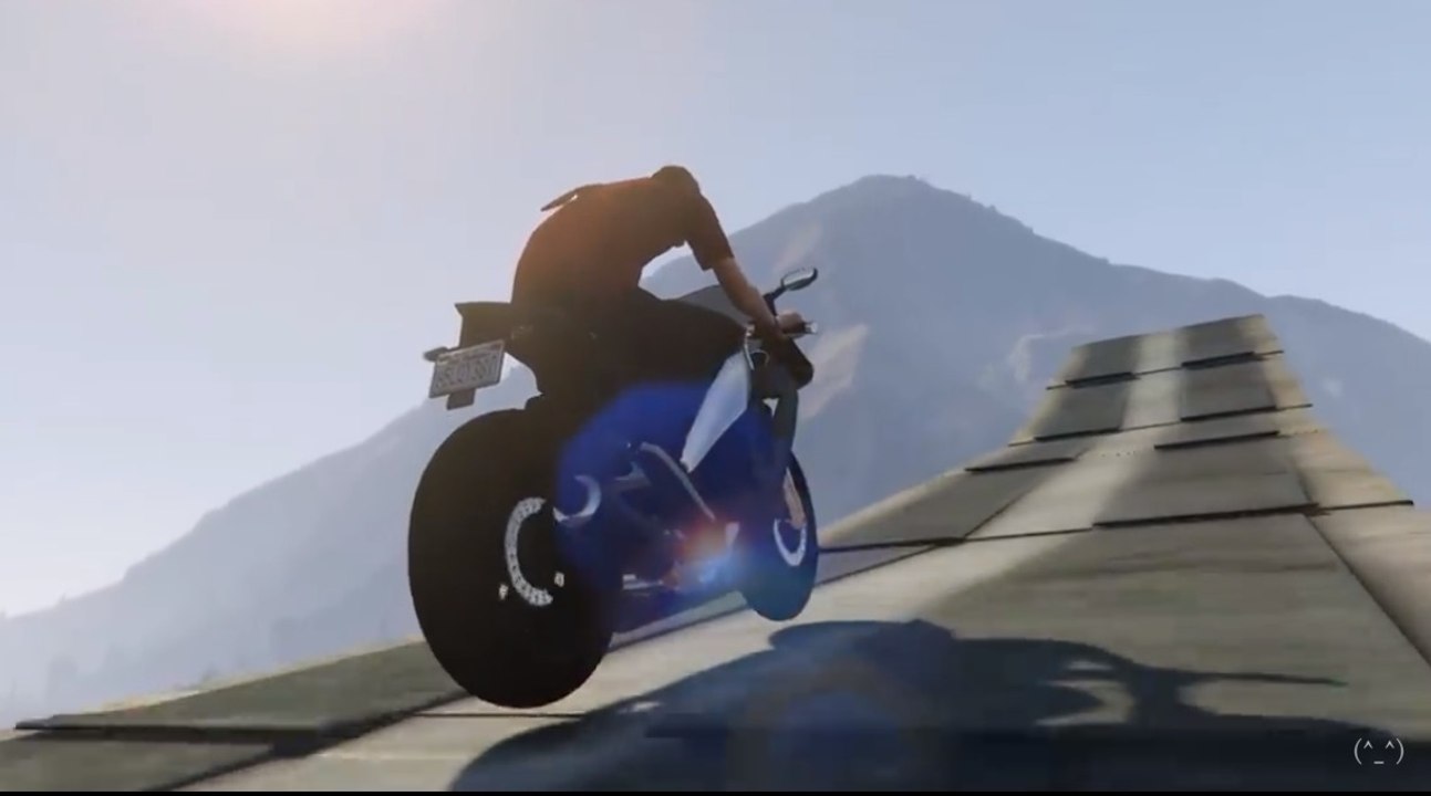 Traverser toute la carte avec un saut en moto dans GTA 5, c'est possible !