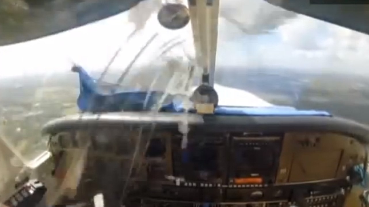 L'accident d'avion de cet homme n'est pas ordinaire. Il a eu beaucoup de chance