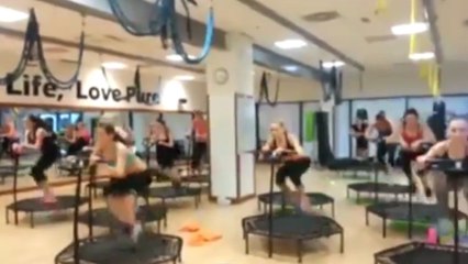 Cette séance de fitness est vraiment surprenante. Les exercices sont hallucinants