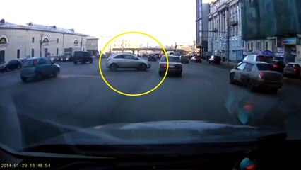 Ce créneau de voiture va vous faire halluciner