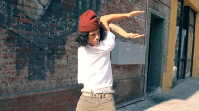 Ces danseurs sont incroyables, leur façon de bouger est unique